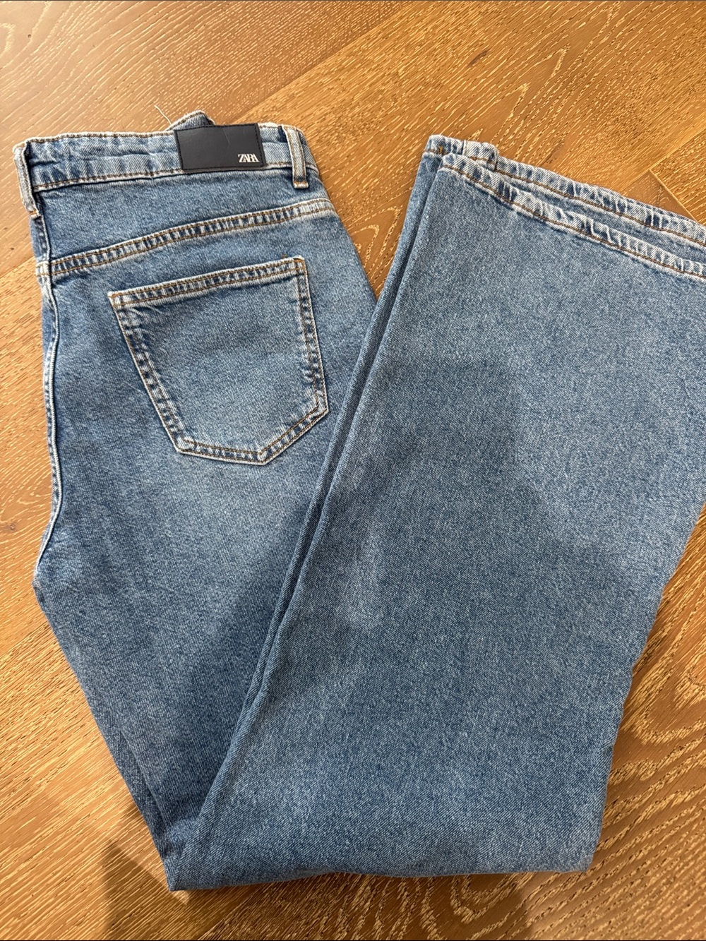 Zara High Rise Wide Leg Jeans Medium Blue Wash NWT Size 8 - Picture 6 of 7